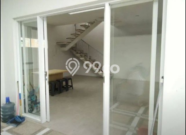 Rumah Elit Modern Tanpa Renovasi di Setra Duta Bandung Rumah Elit Modern Tanpa Renovasi di Setra Duta Bandung
