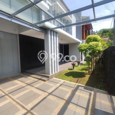 Rumah Eksklusif Siap Huni LT 260m2 di Batununggal, Bandung Rumah Eksklusif Siap Huni LT 260m2 di Batununggal, Bandung