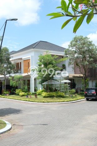 Rumah Elit LB 142m2 Siap Pakai Desain Elegan di Sleman, Yogyakarta Rumah Elit LB 142m2 Siap Pakai Desain Elegan di Sleman, Yogyakarta