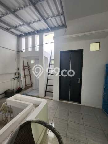 Rumah Luas Asri 4 KT Siap Pakai di Bintaro Tangerang Selatan Rumah Luas Asri 4 KT Siap Pakai di Bintaro Tangerang Selatan