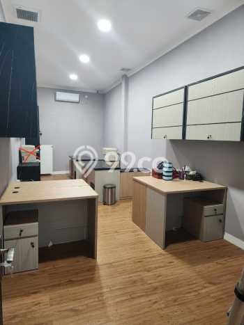 Rumah Luas Asri 4 KT Siap Pakai di Bintaro Tangerang Selatan Rumah Luas Asri 4 KT Siap Pakai di Bintaro Tangerang Selatan