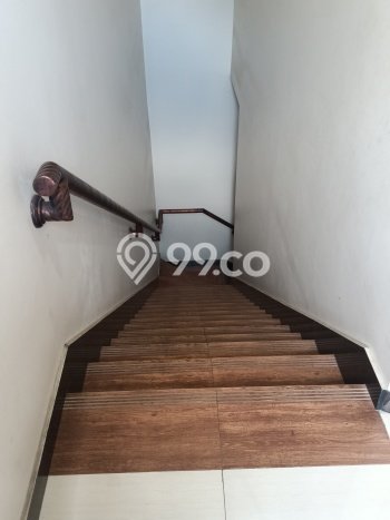Rumah Mewah LB 500m2 Siap Pakai Desain Elegan di Bintaro, Tangerang Selatan Rumah Mewah LB 500m2 Siap Pakai Desain Elegan di Bintaro, Tangerang Selatan
