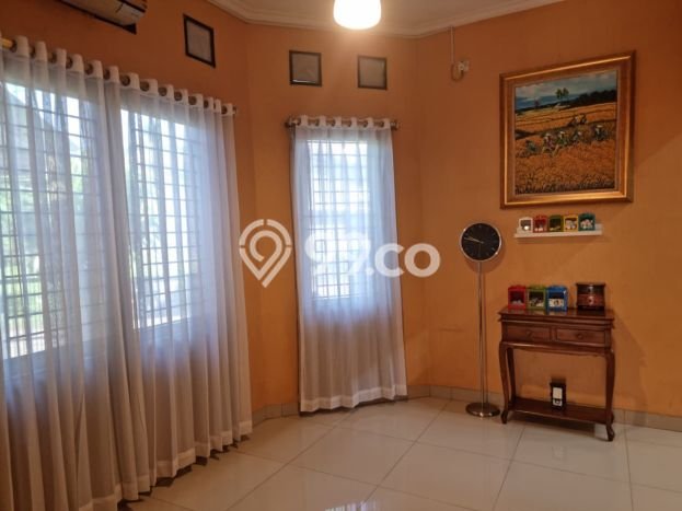 Rumah Elit Modern Tanpa Renovasi di Graha Raya Tangerang Selatan Rumah Elit Modern Tanpa Renovasi di Graha Raya Tangerang Selatan