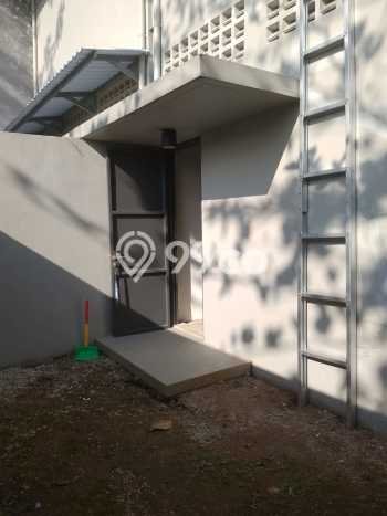 Unit Gudang disewakan di BSD Tangerang Selatan dengan LT 130m2 / LB 130m2 Unit Gudang disewakan di BSD Tangerang Selatan dengan LT 130m2 / LB 130m2