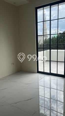 Siap Huni Rumah Mewah 4 Kamar di Jagakarsa Dekat ke Mana Saja Siap Huni Rumah Mewah 4 Kamar di Jagakarsa Dekat ke Mana Saja