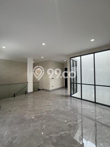 Sewa Rumah Strategis LT 192m2 / LB 300m2 di Pantai Indah Kapuk, Jakarta Utara Sewa Rumah Strategis LT 192m2 / LB 300m2 di Pantai Indah Kapuk, Jakarta Utara