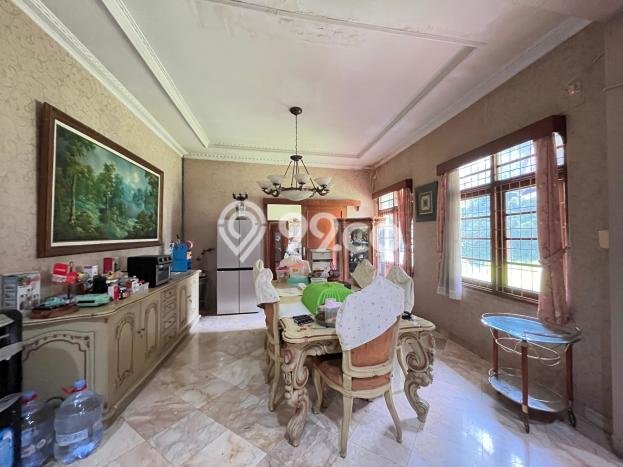 Hunian Elit LB 400m2 Siap Pakai Desain Elegan di Pejaten, Jakarta Selatan Hunian Elit LB 400m2 Siap Pakai Desain Elegan di Pejaten, Jakarta Selatan