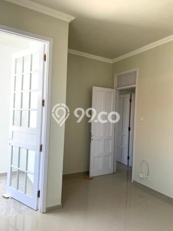 Rumah Mewah LB 250m2 Siap Huni Desain Elegan di Manyar, Surabaya Rumah Mewah LB 250m2 Siap Huni Desain Elegan di Manyar, Surabaya