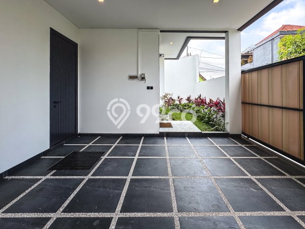 Rumah Bagus Disewakan di Canggu, Badung LT 200m2, LB 370m2 Rumah Bagus Disewakan di Canggu, Badung LT 200m2, LB 370m2