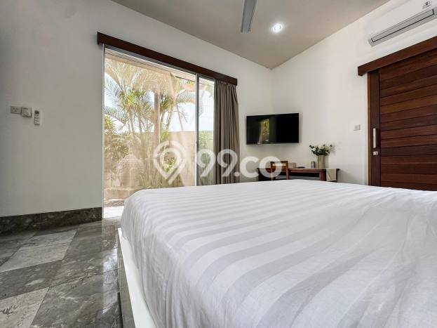 Hunian Mewah LB 244m2 Siap Huni Desain Elegan di Kerobokan, Badung Hunian Mewah LB 244m2 Siap Huni Desain Elegan di Kerobokan, Badung