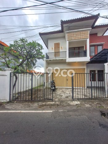 Hunian Mewah LB 130m2 Siap Pakai Desain Elegan di Padangsambian , Denpasar Hunian Mewah LB 130m2 Siap Pakai Desain Elegan di Padangsambian , Denpasar