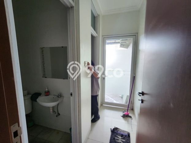 Kantor Dijual di Prime Area Jakarta Barat Luas 400m2 Kantor Dijual di Prime Area Jakarta Barat Luas 400m2