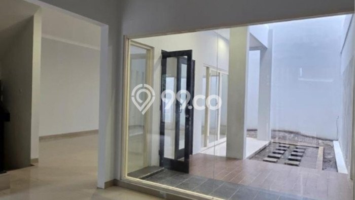 Dijual Rumah Premium dengan Fasilitas Sekitar Lengkap di Mulyorejo, Surabaya Dijual Rumah Premium dengan Fasilitas Sekitar Lengkap di Mulyorejo, Surabaya