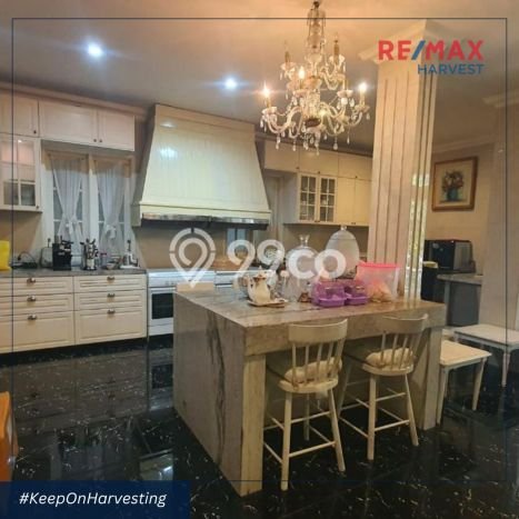 Siap Huni Hunian Elit 8 Kamar di Kebayoran Baru Dekat ke Mana Pun Siap Huni Hunian Elit 8 Kamar di Kebayoran Baru Dekat ke Mana Pun