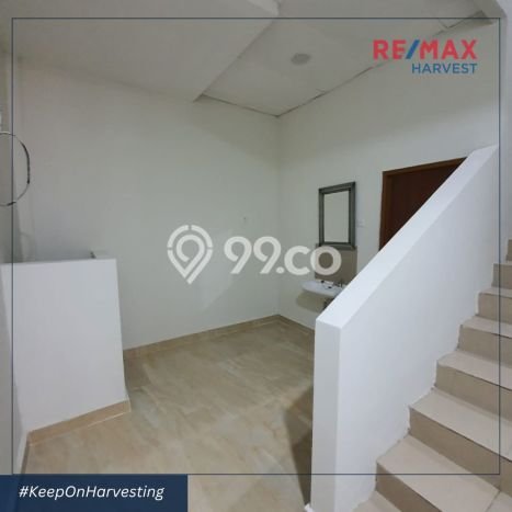 Ruko Dijual di Jakarta Barat LT 67m2 & LB 270m2 Lokasi Terbaik! Ruko Dijual di Jakarta Barat LT 67m2 & LB 270m2 Lokasi Terbaik!