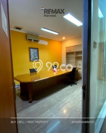Ruko Dijual di Jakarta Selatan LT 229m2 & LB 1000m2 Lokasi Terbaik! Ruko Dijual di Jakarta Selatan LT 229m2 & LB 1000m2 Lokasi Terbaik!