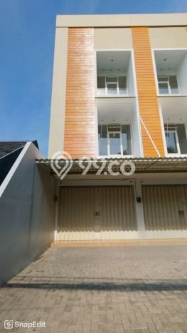 Unit Ruko Dijual di Gayungan Surabaya Luas Tanah 130m2, Luas Bangunan 260m2 Unit Ruko Dijual di Gayungan Surabaya Luas Tanah 130m2, Luas Bangunan 260m2