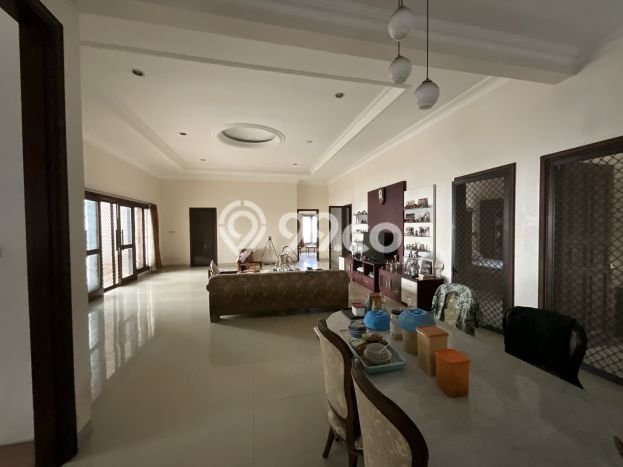 For Sale! Luxury House LT 1081m2 Desain Elegan di Caturtunggal For Sale! Luxury House LT 1081m2 Desain Elegan di Caturtunggal