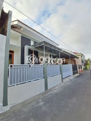 Dijual Rumah 3 Kamar Lokasi Ideal Bagus dan Strategis di Depok Dijual Rumah 3 Kamar Lokasi Ideal Bagus dan Strategis di Depok