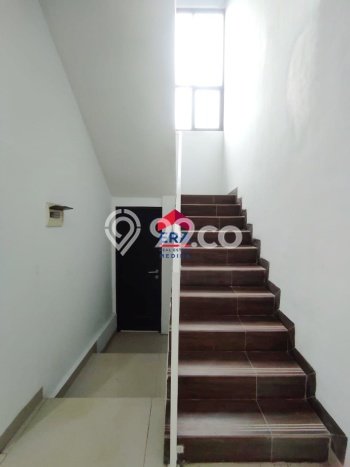 Rumah Mewah LB 200m2 Siap Pakai Desain Elegan di Bintaro, Tangerang Selatan Rumah Mewah LB 200m2 Siap Pakai Desain Elegan di Bintaro, Tangerang Selatan