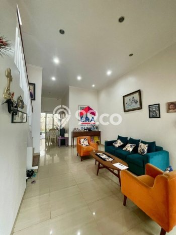 Rumah Mewah LB 390m2 Siap Pakai Desain Elegan di Bintaro, Tangerang Selatan Rumah Mewah LB 390m2 Siap Pakai Desain Elegan di Bintaro, Tangerang Selatan