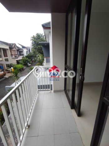 Rumah Mewah LB 200m2 Siap Pakai Desain Elegan di Bintaro, Tangerang Selatan Rumah Mewah LB 200m2 Siap Pakai Desain Elegan di Bintaro, Tangerang Selatan