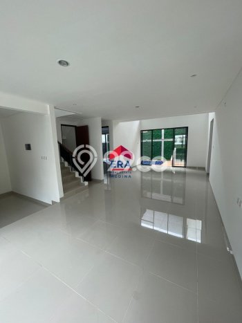 Ready to Use! Luxury House LT 180m2 Desain Modern di Bintaro Ready to Use! Luxury House LT 180m2 Desain Modern di Bintaro