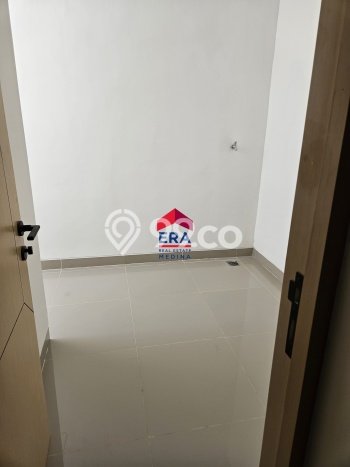 For Sale Hunian Rumah Terawat 5 KT di Bintaro, Tangerang Selatan For Sale Hunian Rumah Terawat 5 KT di Bintaro, Tangerang Selatan