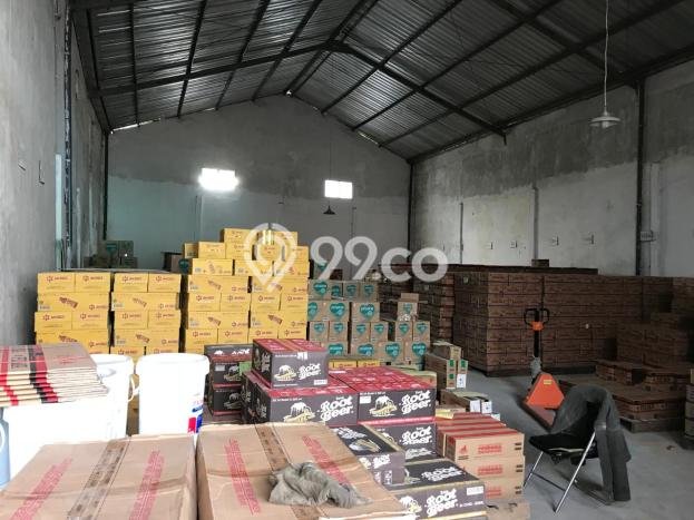 Disewakan Gudang komersial di Mojoagung luas bangunan 250m2 Disewakan Gudang komersial di Mojoagung luas bangunan 250m2