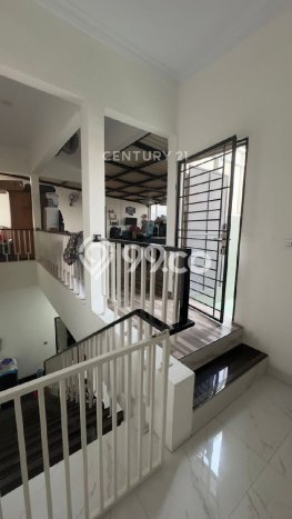 Siap Huni Rumah Mewah 5 Kamar di Kebon Jeruk Dekat ke Mana Pun Siap Huni Rumah Mewah 5 Kamar di Kebon Jeruk Dekat ke Mana Pun