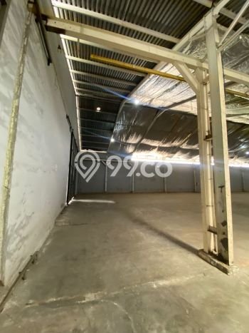 Gudang Disewa di Jakarta Utara dengan LB 2270m2 Area Komersial Ramai Gudang Disewa di Jakarta Utara dengan LB 2270m2 Area Komersial Ramai