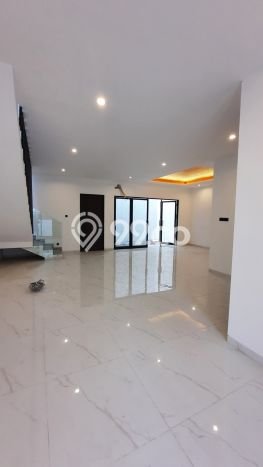 Jual Rumah Luas Elegan Dengan View Eksklusif di Manyar, Surabaya Jual Rumah Luas Elegan Dengan View Eksklusif di Manyar, Surabaya