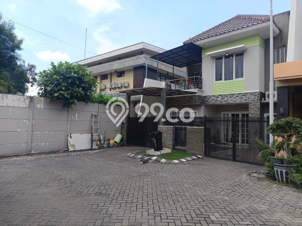 Hunian Elit LB 250m2 Siap Pakai Desain Elegan di Ketintang, Surabaya Hunian Elit LB 250m2 Siap Pakai Desain Elegan di Ketintang, Surabaya