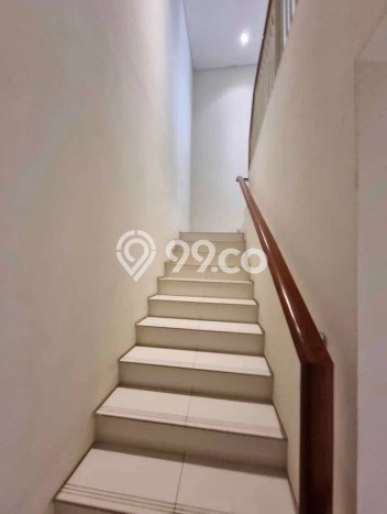 Rumah Mewah LB 115m2 Siap Huni Desain Elegan di Surabaya Kota, Surabaya Rumah Mewah LB 115m2 Siap Huni Desain Elegan di Surabaya Kota, Surabaya