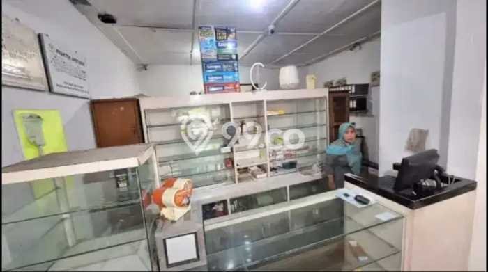 Komersial Dijual di Wonocolo Surabaya dengan Luas Bangunan 191m2 Komersial Dijual di Wonocolo Surabaya dengan Luas Bangunan 191m2