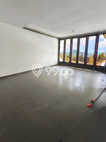 Jual Rumah Luas Elegan Dengan View Cantik di BSD City, Tangerang Jual Rumah Luas Elegan Dengan View Cantik di BSD City, Tangerang
