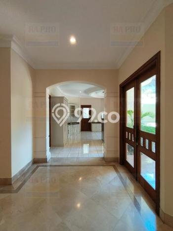 Sewa Rumah Murah di Pondok Indah Jakarta Selatan dengan 5 KT Sewa Rumah Murah di Pondok Indah Jakarta Selatan dengan 5 KT