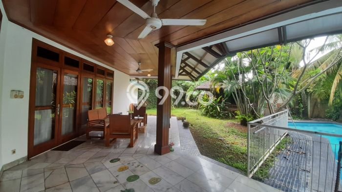 Ready to Use! Premium House LT 348m2 Desain Modern di Pondok Indah Ready to Use! Premium House LT 348m2 Desain Modern di Pondok Indah