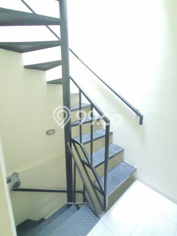 Rumah Sewa Jakarta Selatan LT 247m2 LB 385m2 Kawasan Kemang Rumah Sewa Jakarta Selatan LT 247m2 LB 385m2 Kawasan Kemang