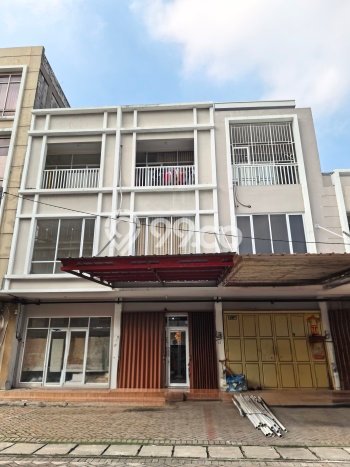 Ruko Dijual di Jakarta Barat LT 60m2 & LB 180m2 Lokasi Terbaik! Ruko Dijual di Jakarta Barat LT 60m2 & LB 180m2 Lokasi Terbaik!