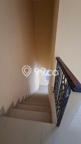 Rumah Sewa Jakarta Barat LT 90m2 LB 130m2 Kawasan Green Lake City Rumah Sewa Jakarta Barat LT 90m2 LB 130m2 Kawasan Green Lake City