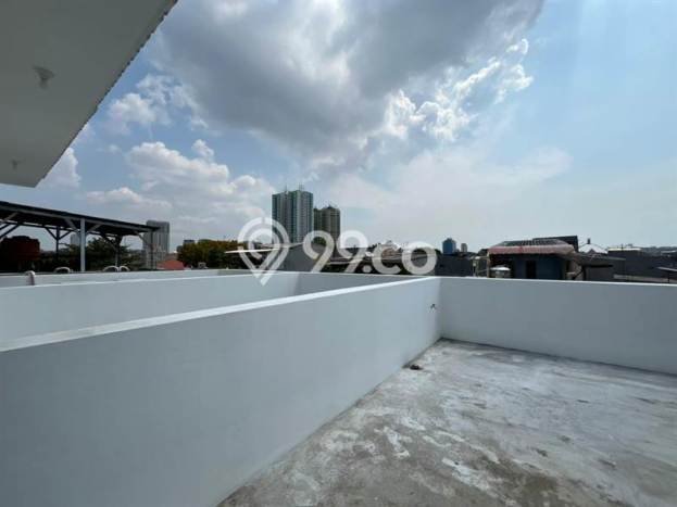 Ruko untuk Disewa di Pusat Jakarta Utara Luas Bangunan 135m2 Ruko untuk Disewa di Pusat Jakarta Utara Luas Bangunan 135m2