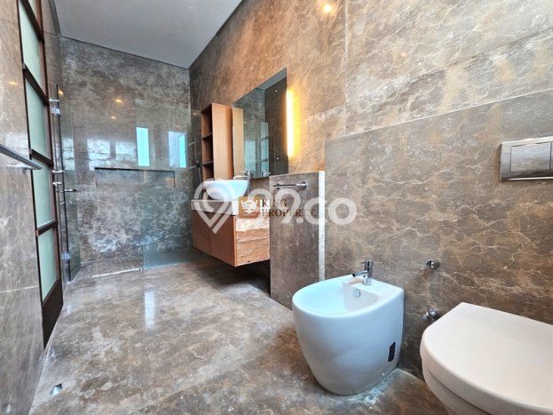 For Sale! Luxury House LT 426m2 Desain Modern di Pondok Indah For Sale! Luxury House LT 426m2 Desain Modern di Pondok Indah