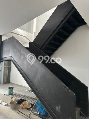 AREA BERKEMBANG! Ruko For Rent Kawasan , Luas 690m2m², Siap Usaha AREA BERKEMBANG! Ruko For Rent Kawasan , Luas 690m2m², Siap Usaha