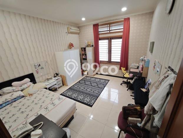 Rumah Mewah LB 510m2 Siap Huni Desain Elegan di Mekar Wangi, Bandung Rumah Mewah LB 510m2 Siap Huni Desain Elegan di Mekar Wangi, Bandung