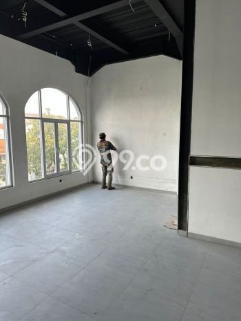 AREA BERKEMBANG! Ruko For Rent Kawasan , Luas 690m2m², Siap Usaha AREA BERKEMBANG! Ruko For Rent Kawasan , Luas 690m2m², Siap Usaha