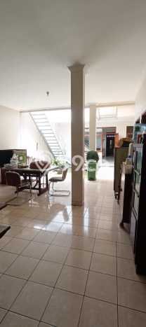 Rumah Elit LB 500m2 Siap Pakai Desain Elegan di Kopo, Bandung Rumah Elit LB 500m2 Siap Pakai Desain Elegan di Kopo, Bandung