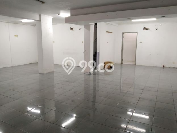 Area Ramai! Ruko Dijual di Tandes untuk Bisnis Luas Bangunan 360m2 Area Ramai! Ruko Dijual di Tandes untuk Bisnis Luas Bangunan 360m2
