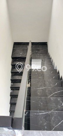 Hunian Elit LB 450m2 Siap Pakai Desain Elegan di Citraland, Surabaya Hunian Elit LB 450m2 Siap Pakai Desain Elegan di Citraland, Surabaya
