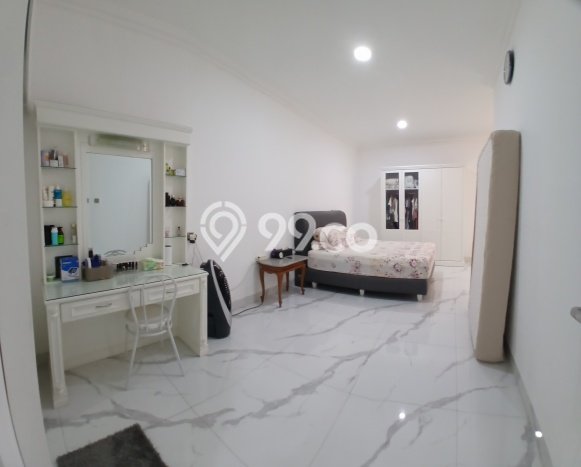 Jual Rumah Luas Megah Dengan View Eksklusif di Pakuwon Indah, Surabaya Jual Rumah Luas Megah Dengan View Eksklusif di Pakuwon Indah, Surabaya
